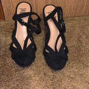 Strapping Aztec wedges